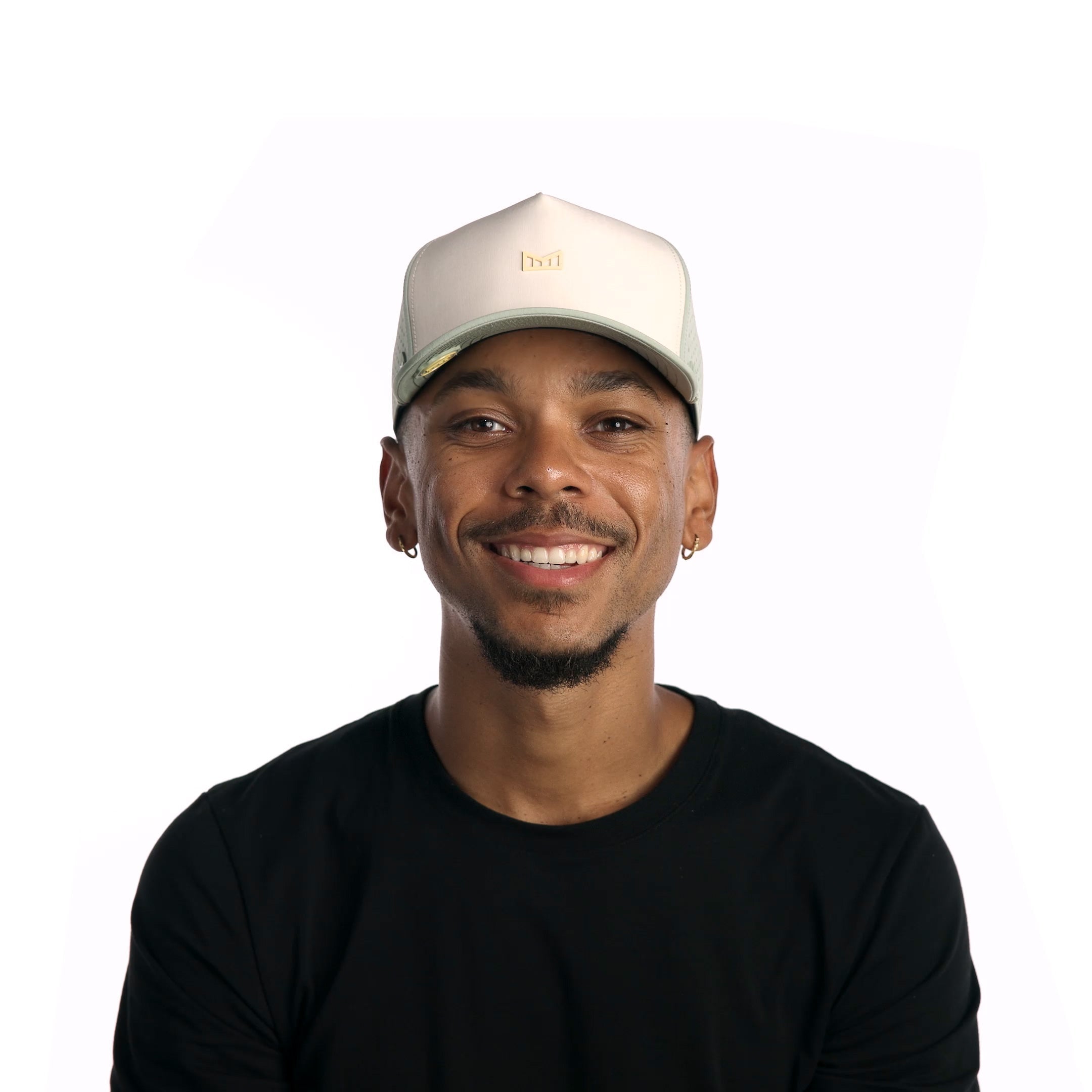 The model-image of melin's Odyssey Rope Bulls Icon Hydro hat - Sandshell